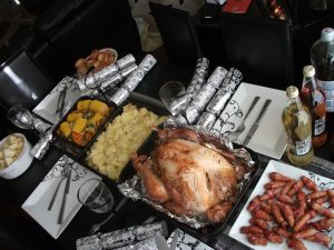 Ein traditionelles Thanksgiving-Essen - einen Tag vor Black Friday