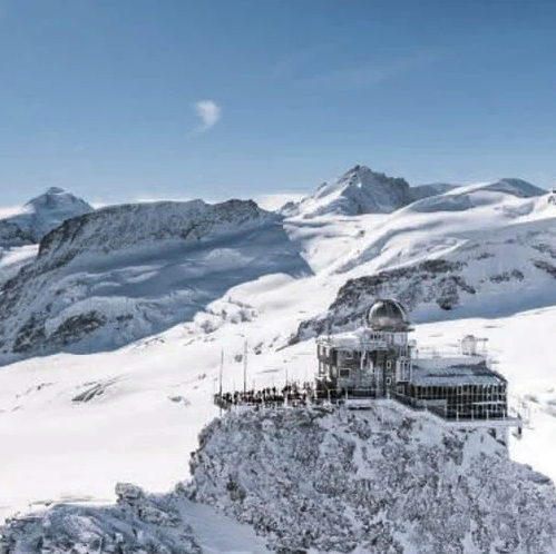 Jungfraujoch-Erlebnis: 3-Gänge-Menü auf 3000m mit Busfahrt von vielen Schweizer Städten und Fahrt im neuen Eiger Express