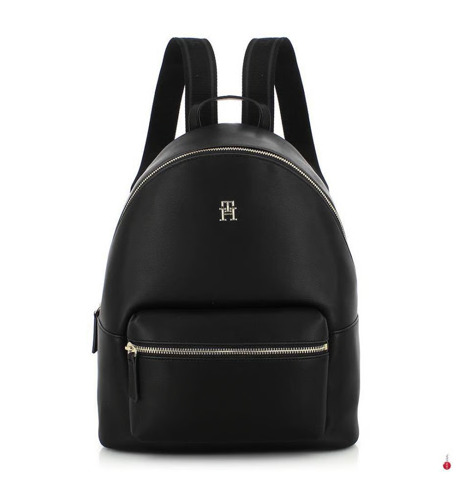 Diverse Taschen / Rucksäcke von Designer-Marken wie Tommy Hilfiger, Guess, Valentino etc. im Ausverkauf bei DeinDeal