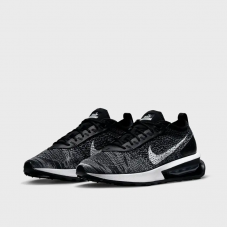 NIKE Air Max Flyknit Racer Sneakers in den Grössen 36.5 bis 40.5 bei Snipes zum halben Preis