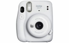 Fujifilm Sofortbildkamera Instax Mini 11 in Ice White mit Blitz und Selfie-Modus bei MediaMarkt