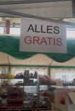 Viele Gratisartikel oder stark reduziert im Schnäppchen-Markt (Lokal Teufenthal AG)