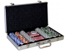Poker-Koffer mit 300 Jetons, 2x 54 Pokerkarten und 5 Würfeln für 18 Franken bei Conforama