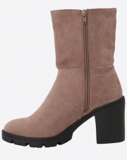 About You Stiefelette ‚Penelope‘ in hellbraun oder schwarz (teurer), div. Grössen