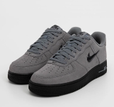 Nike Sportswear AIR FORCE 1 in den Farben Grau und Schwarz bei Lounge by Zalando