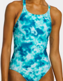 Diverse Badeshorts, Bikinis und Badeanzüge in Aktion bei Ochsner Sport, z.B. Nike Hydrastrong Multi Print Damen-Badeanzug