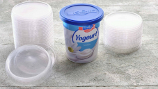 „Oben ohne“ - Gratis Mehrwegdeckel von Emmi