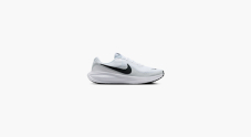 Nike REVOLUTION 8 Sneaker in Hellgrau & Grpn
