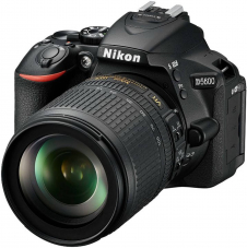 Nikon D5600 18-105mm VR inkl. Tasche + Speicherkarte bei melectronics